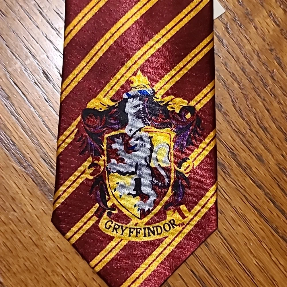 NWT Harry Potter Griffindor Tie and Bonus Scarf